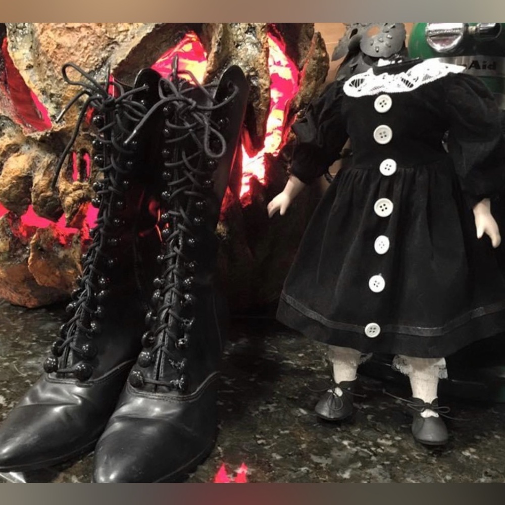 Witch boots Cosplay Costume Halloween Theater Dressy Heels 8 Black Faux Buttons